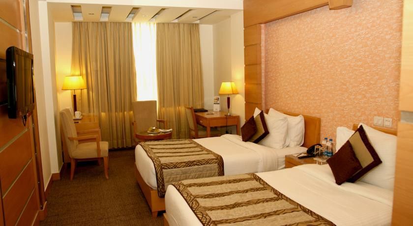 Hotel Saffron Kiran Noida Luaran gambar